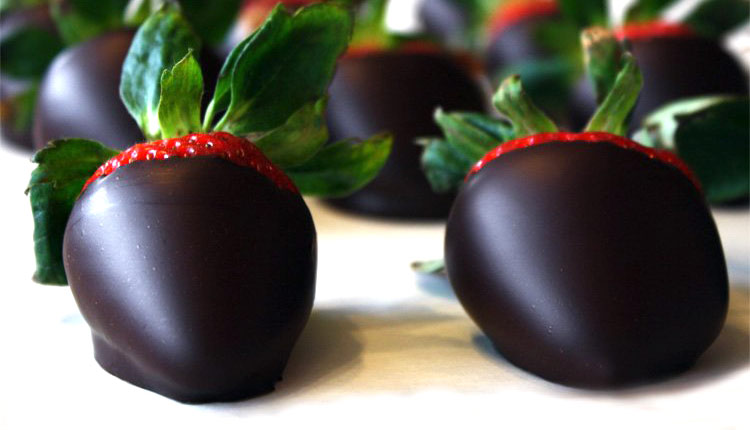 SUPERBOWL GERBS ALLERGY FRIENDLY DARK CHOCOLATE COVERED STRAWBERRIES RECIPE