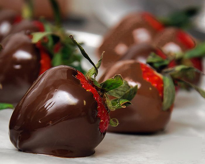 superbowl chocolate covered strawberries recipe